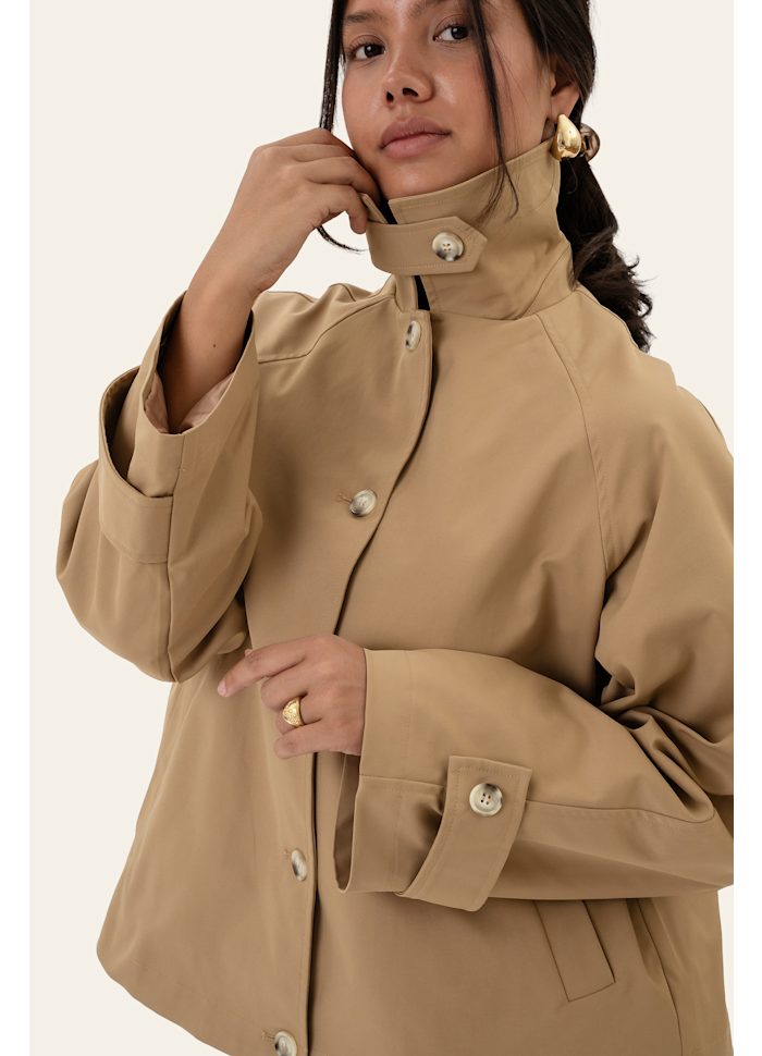 AvaIC Short Trenchcoat