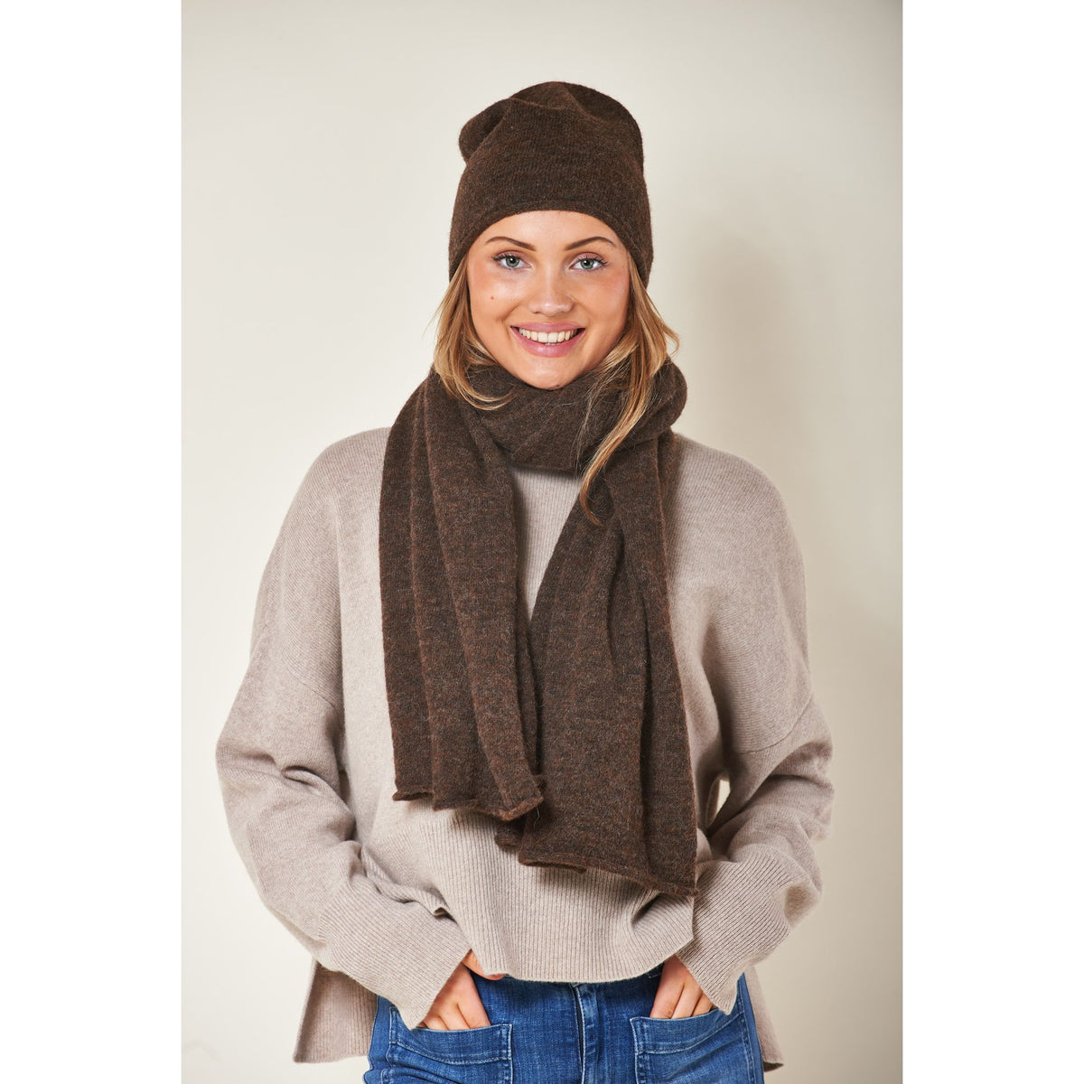 Goya Scarf
