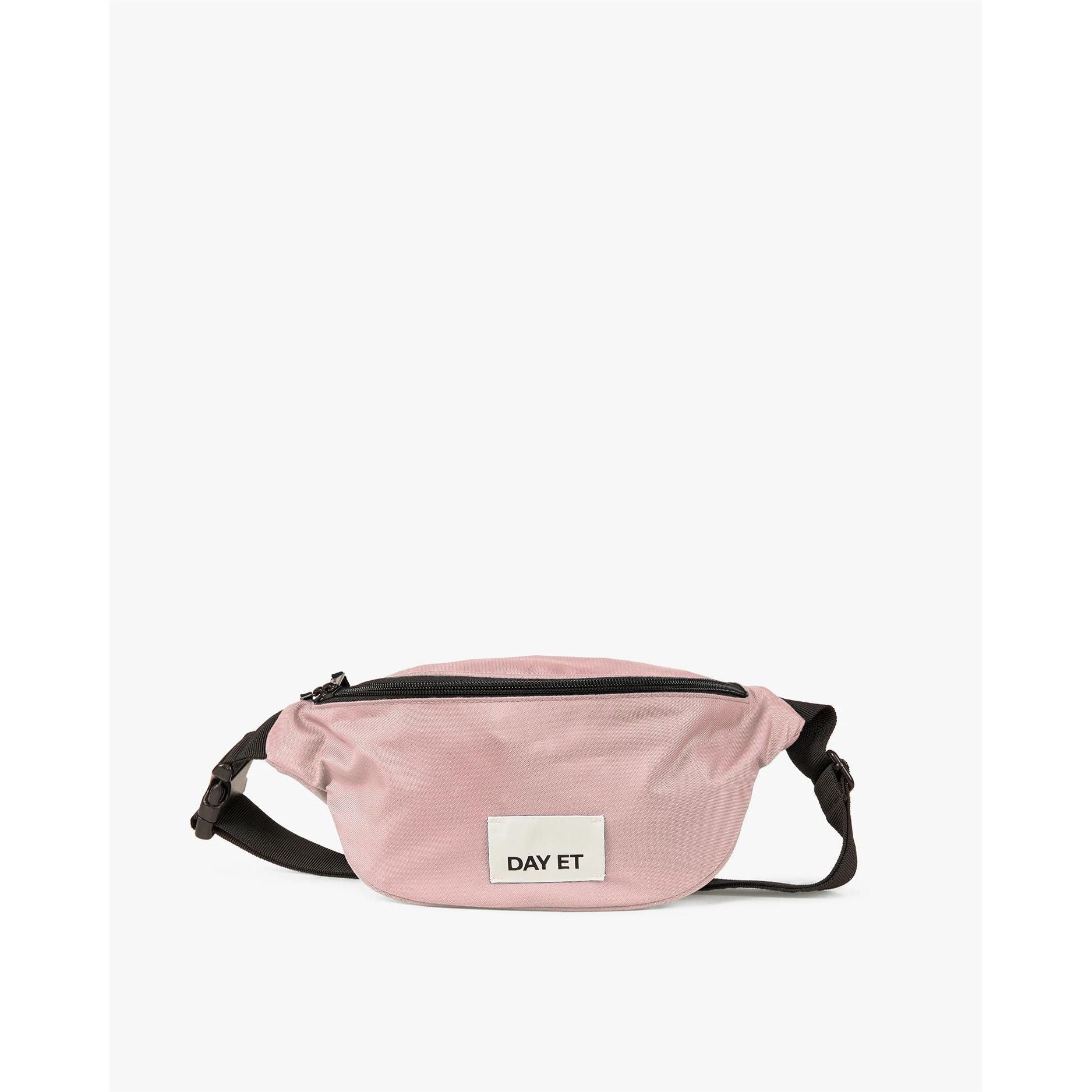 Day Gweneth RE-S Bum