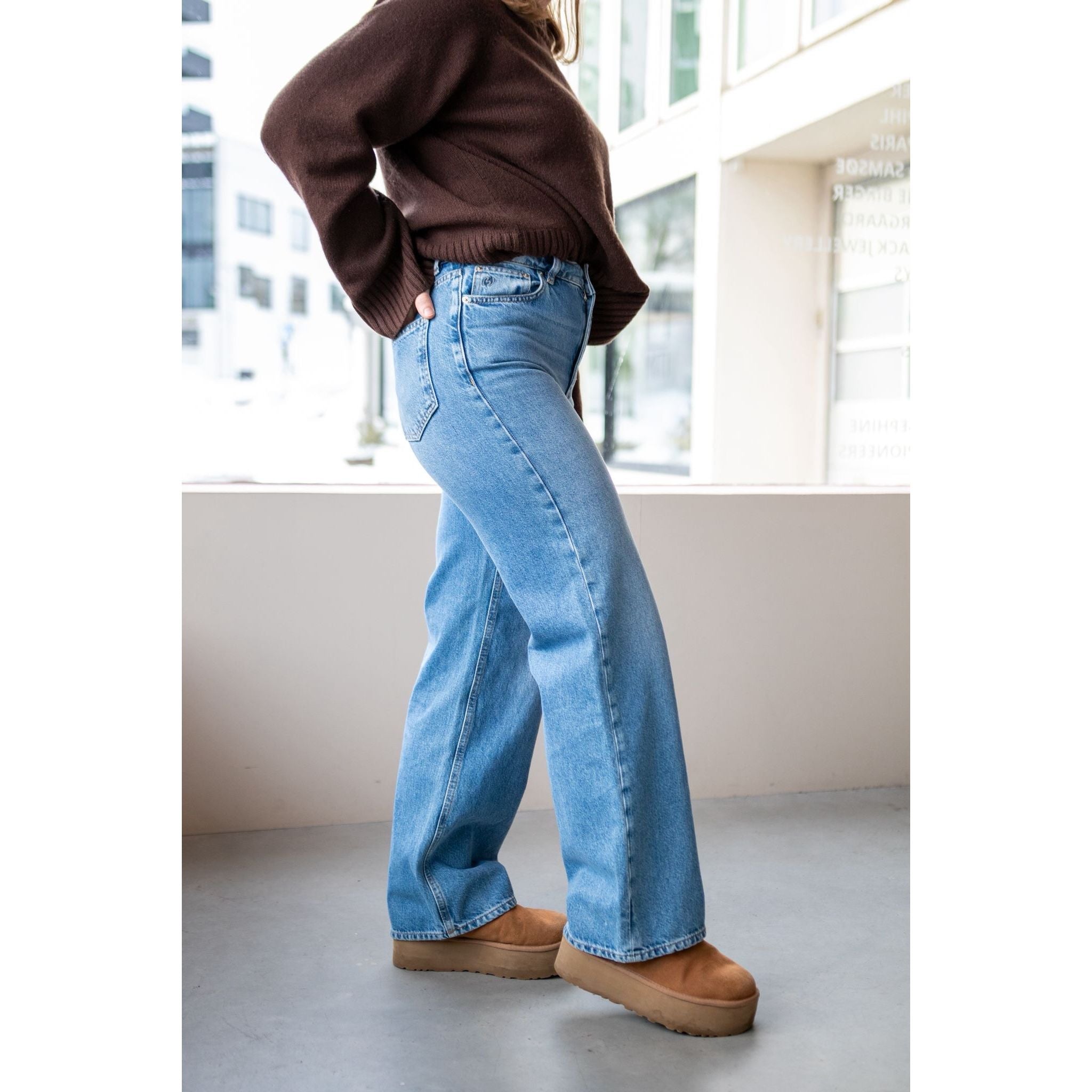 W Wide Jeans