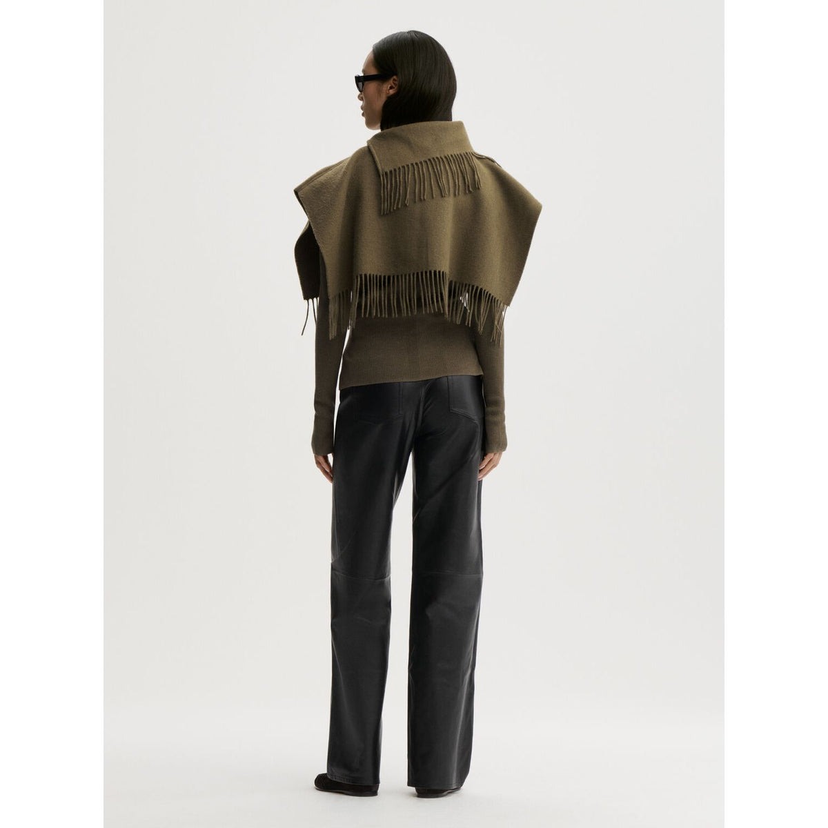 Turtla Wool Fringe Bib
