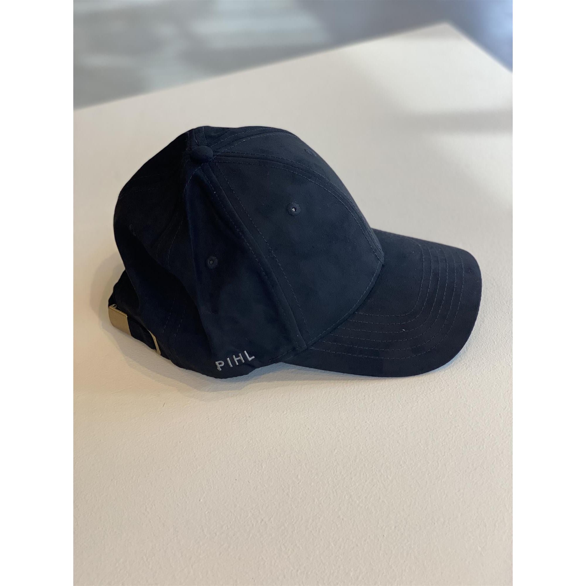 Lily Cap Suede