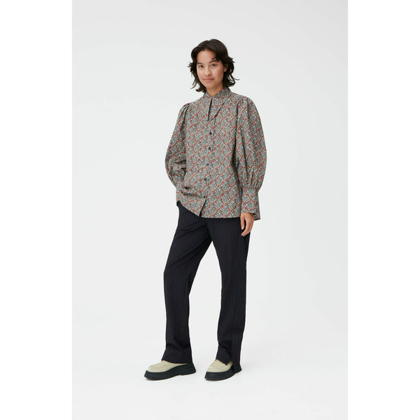 Long Collar Puff Sleeve Shirt