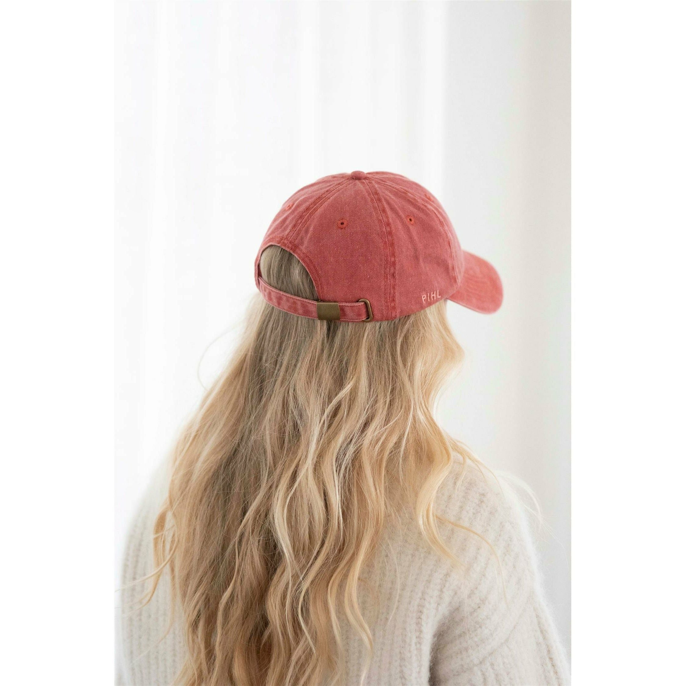 Lily Cap
