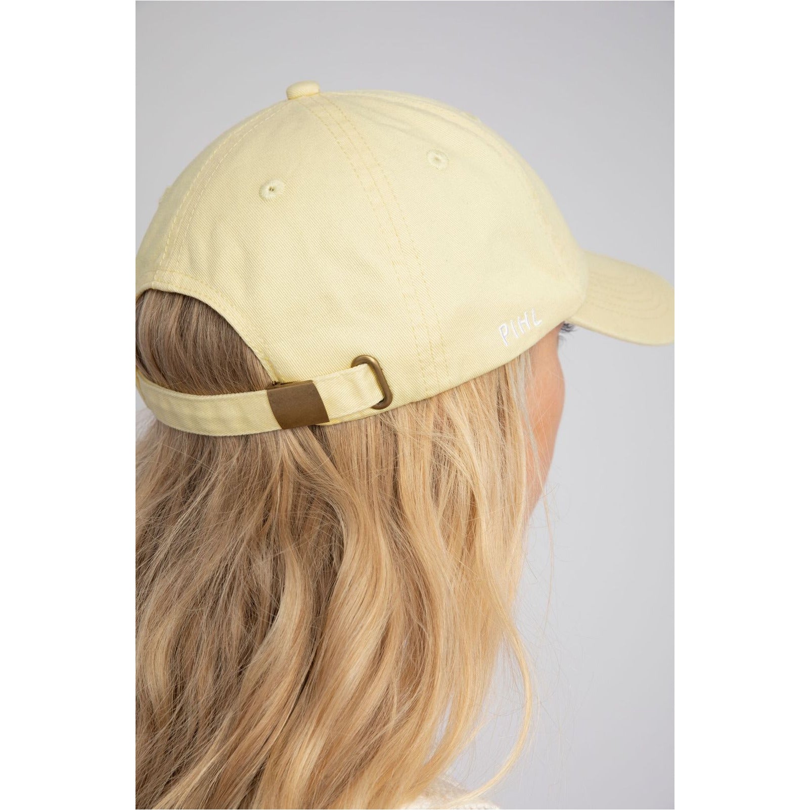Lily Cap