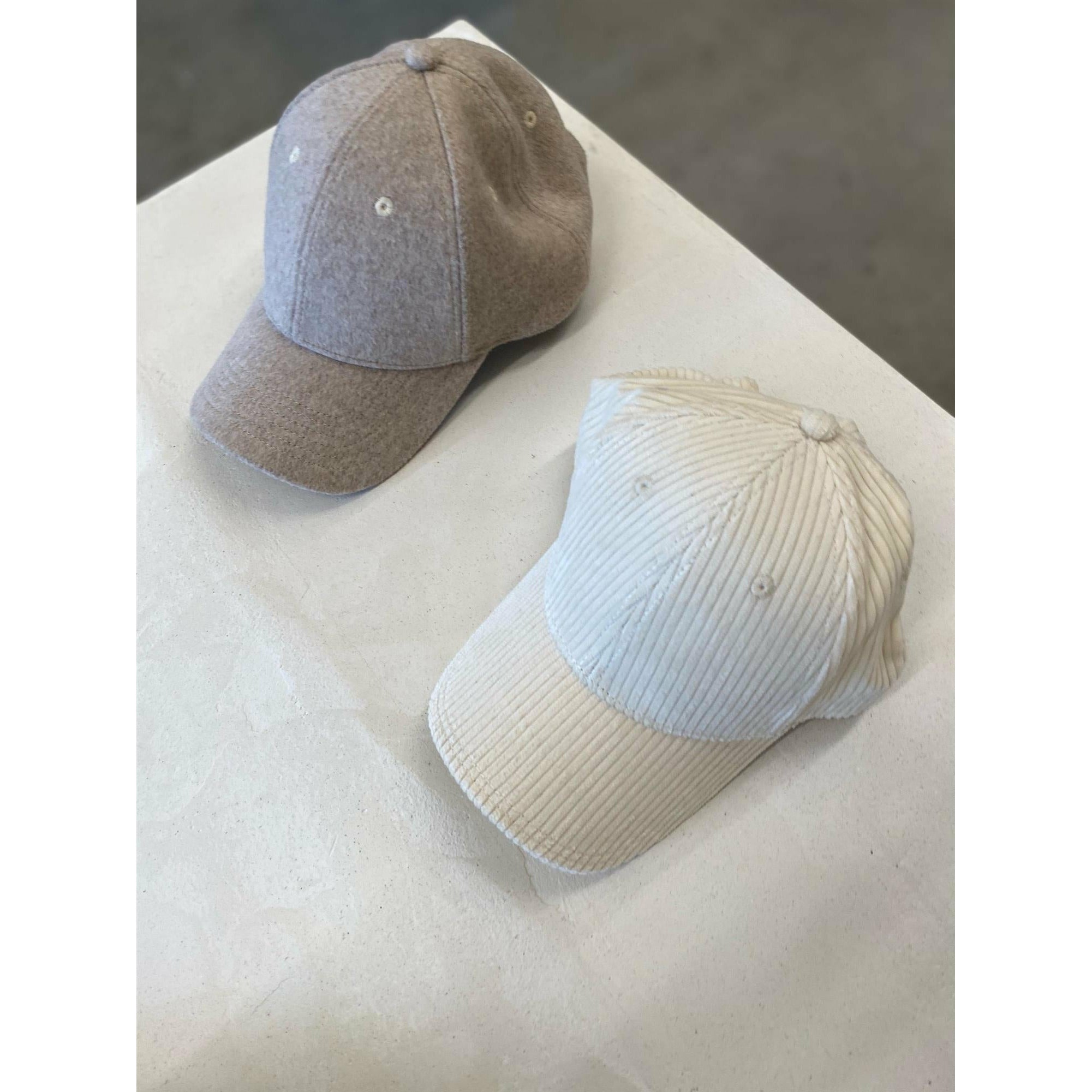 Holzweiler Corduroy Caps