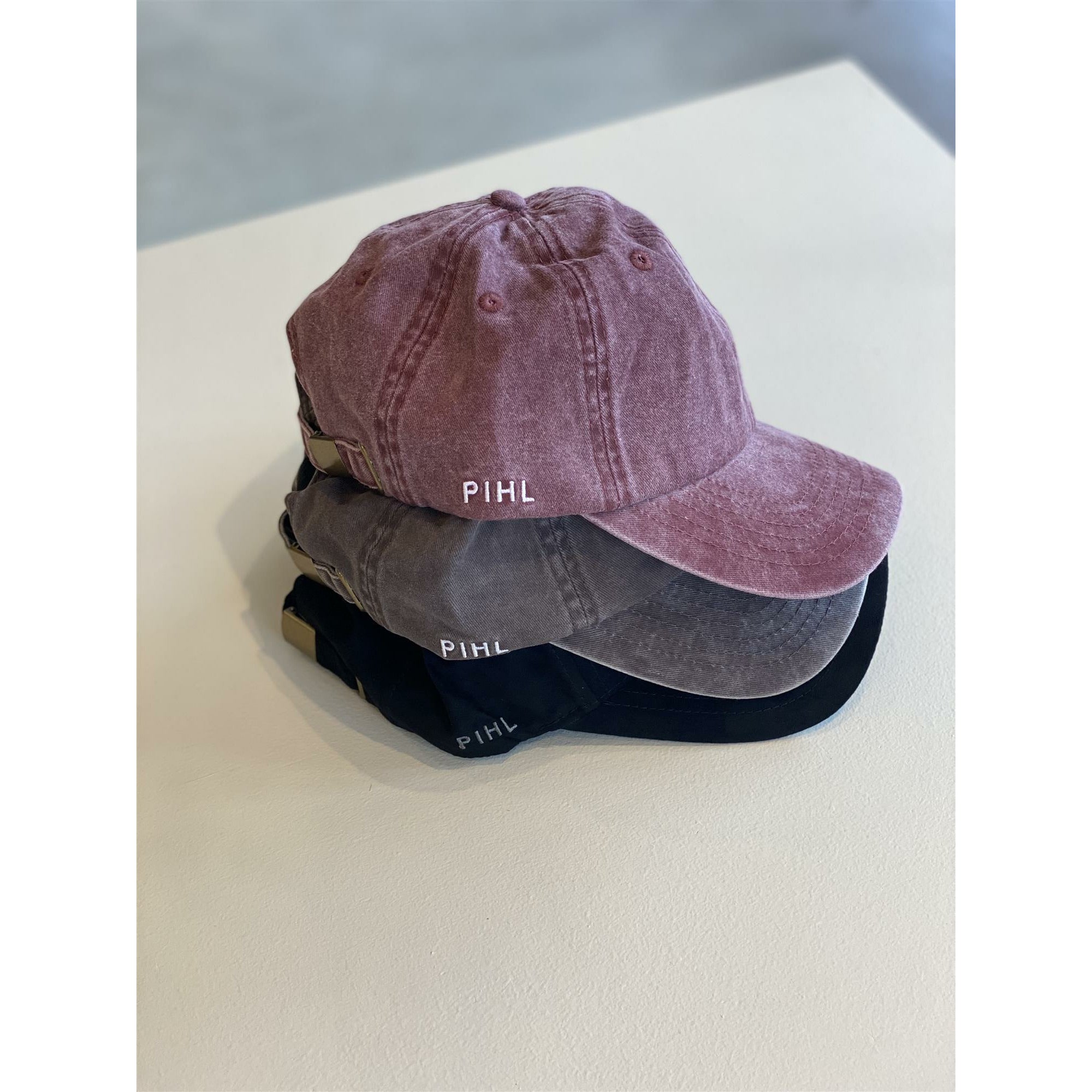 Lily Cap