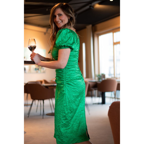Crinkled Satin Gathered U-neck Midi Dress