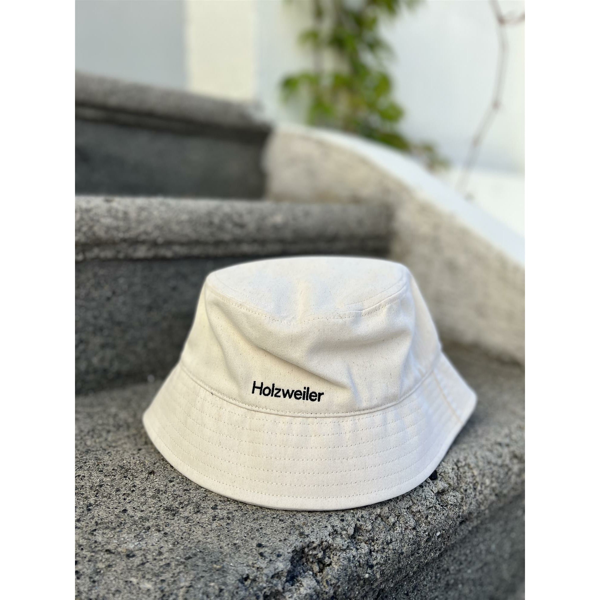 Pafe Bucket Hat