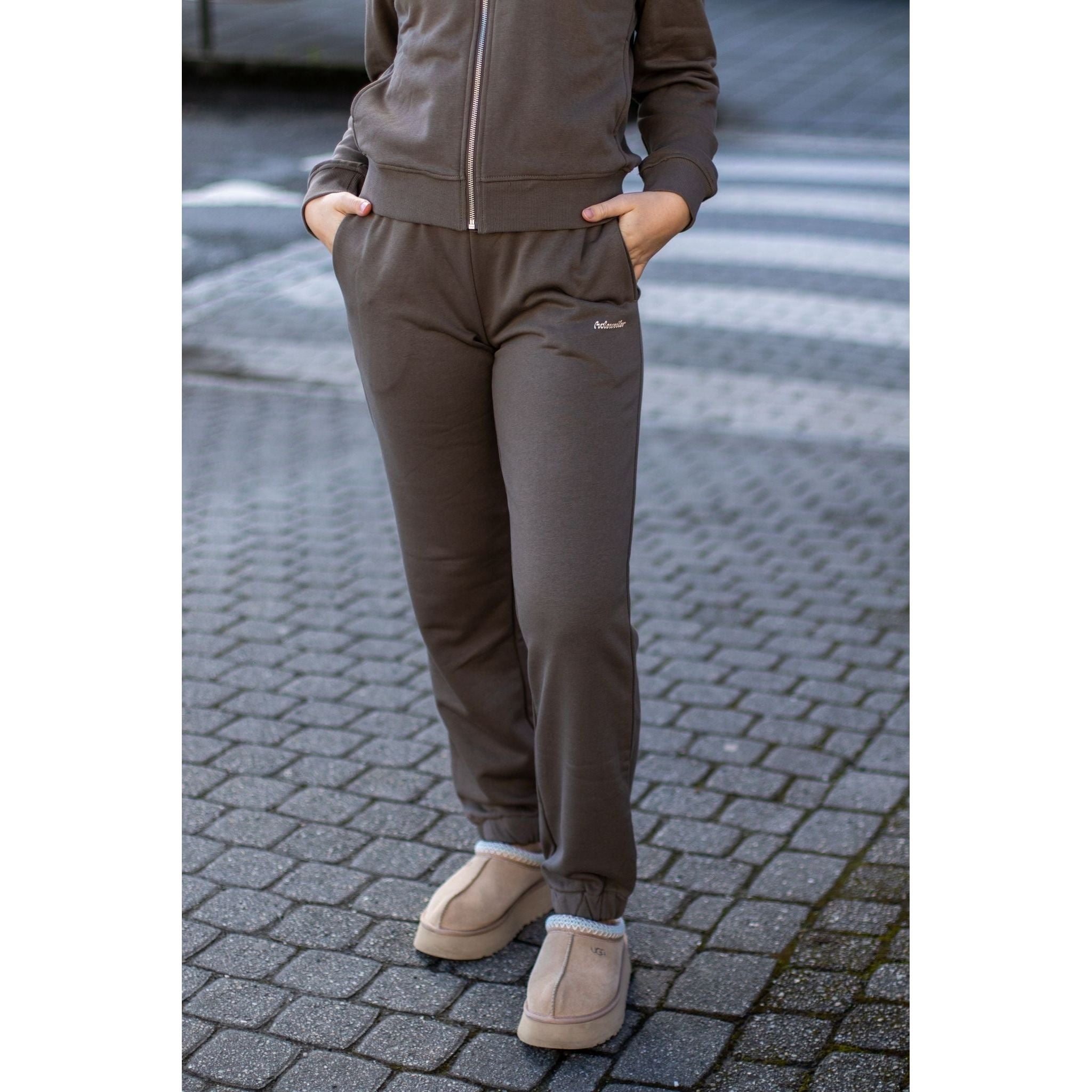 W. Regular Light Trouser