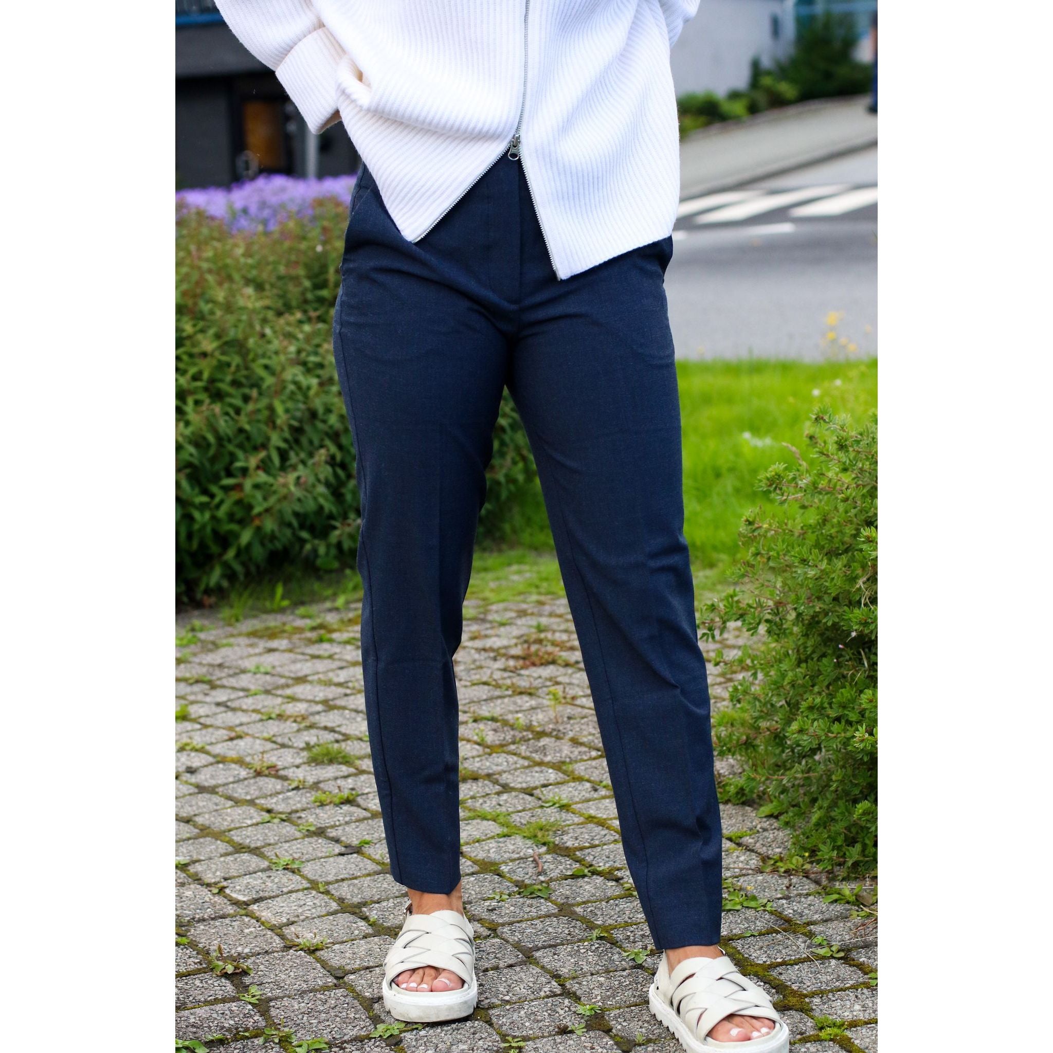 Julia 285