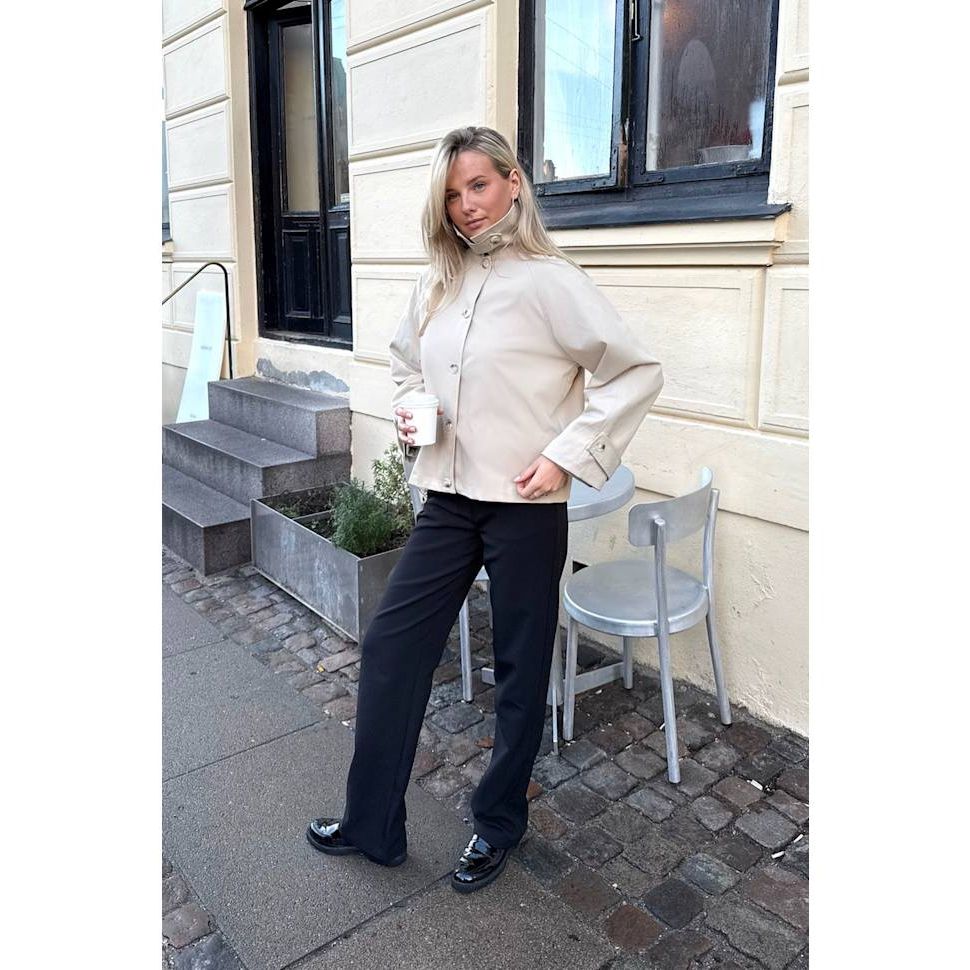 AvaIC Short Trenchcoat