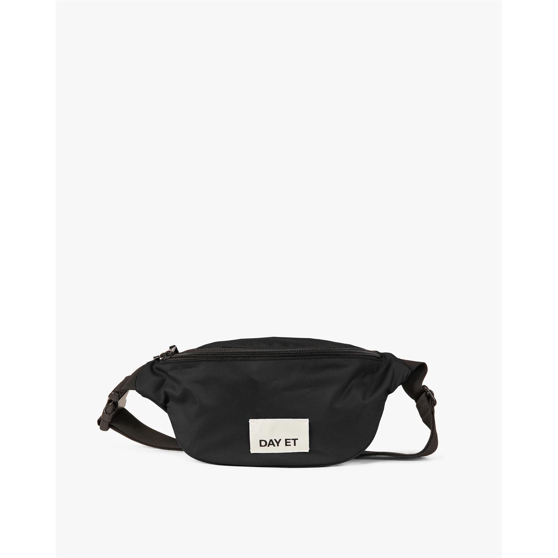 Day Gweneth RE-S Bum