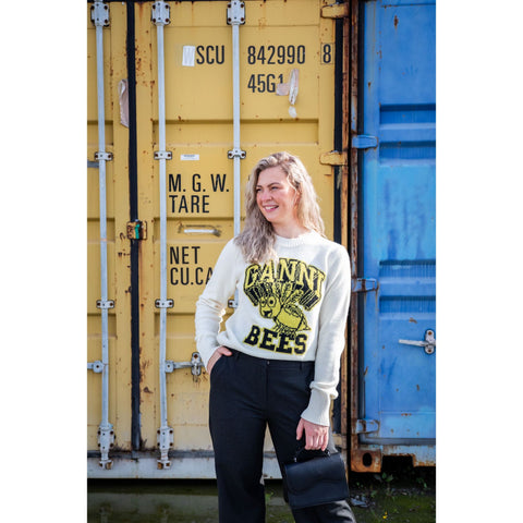 Graphic O-neck Pullover Bees