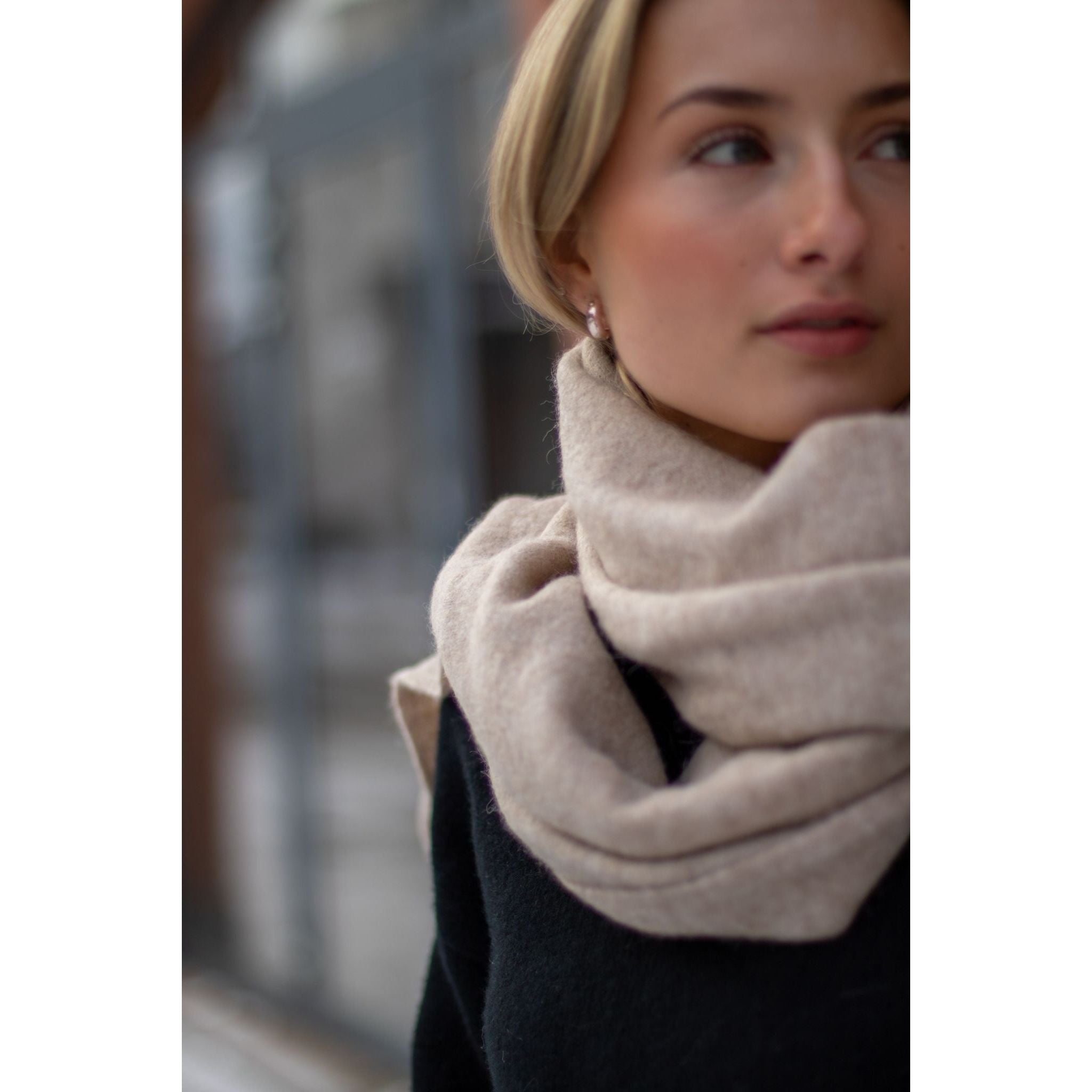 Goya Scarf