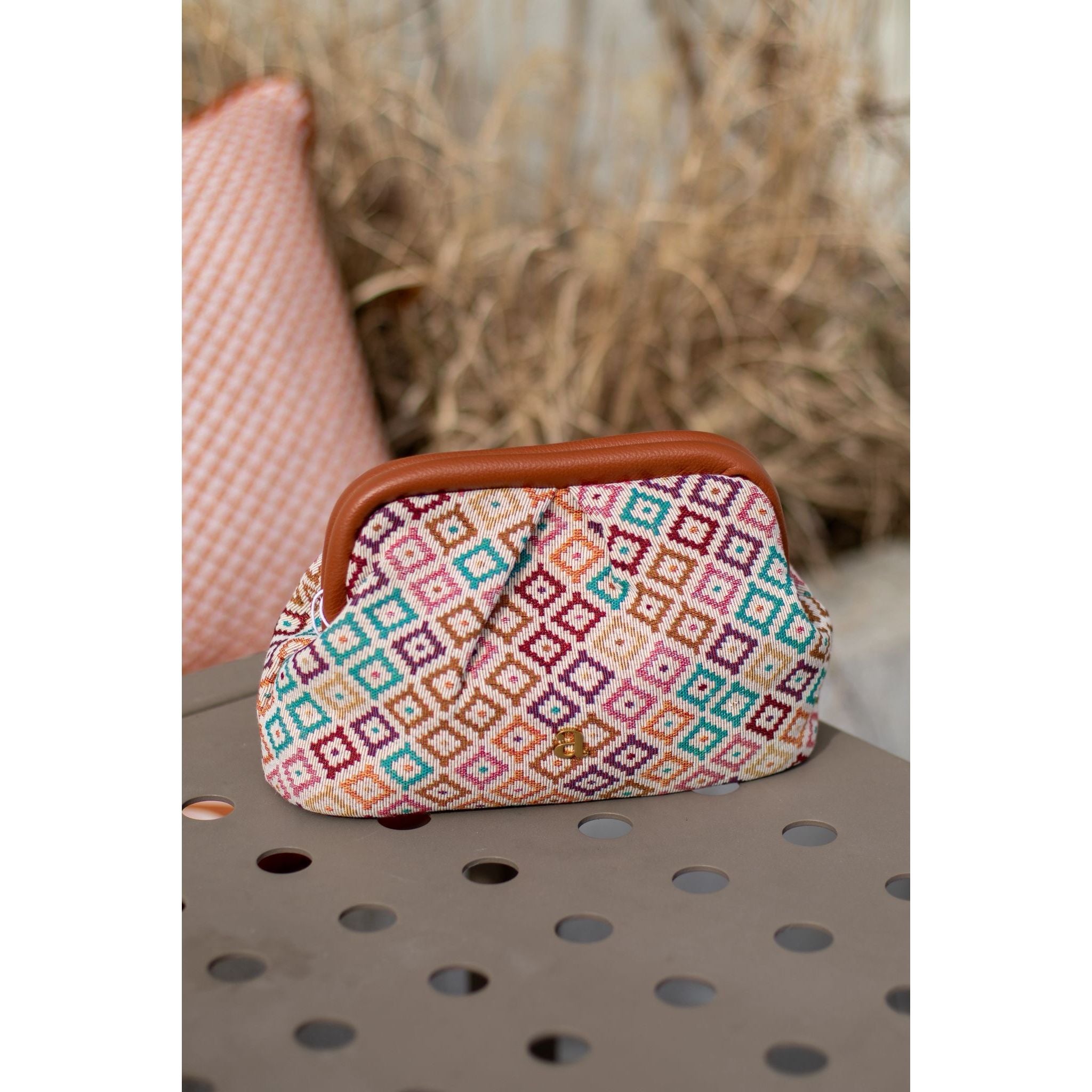 Jacquard Clutch