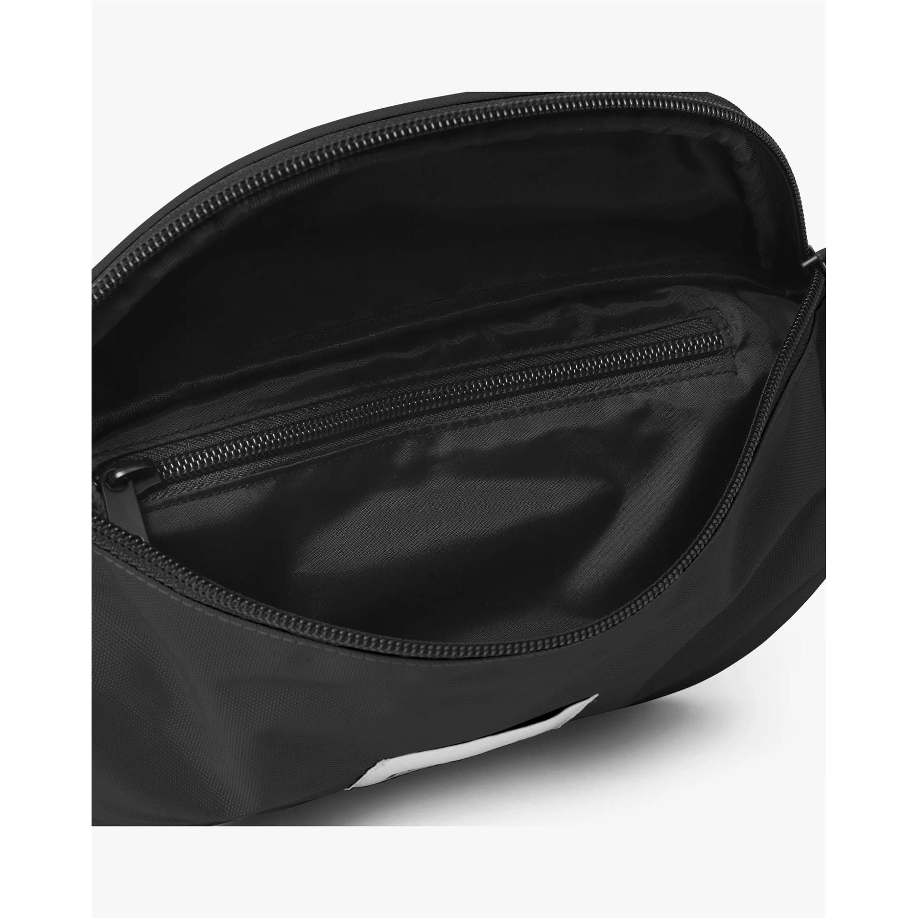 Day Gweneth RE-S Bum