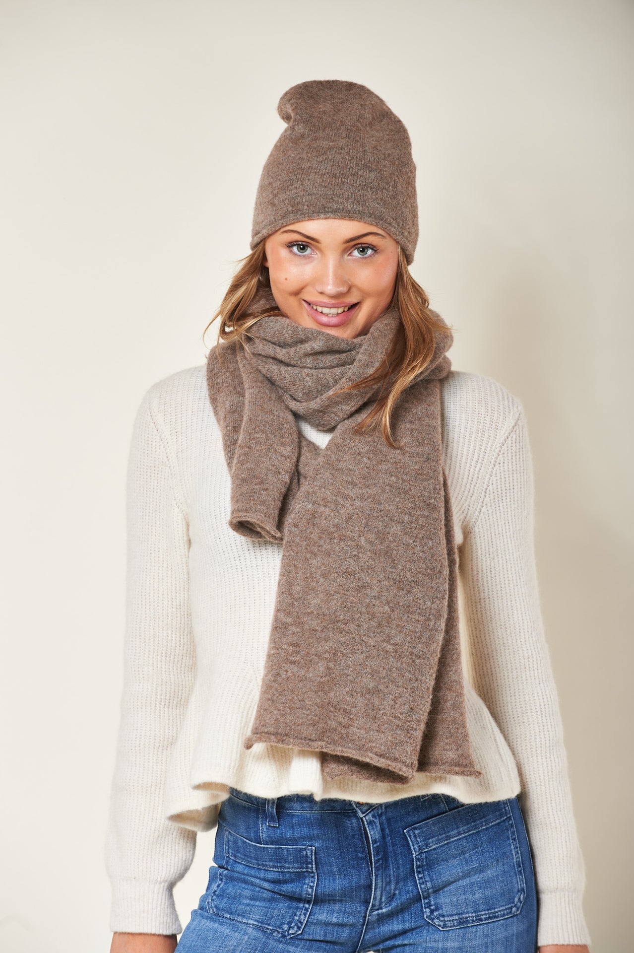 Goya Scarf