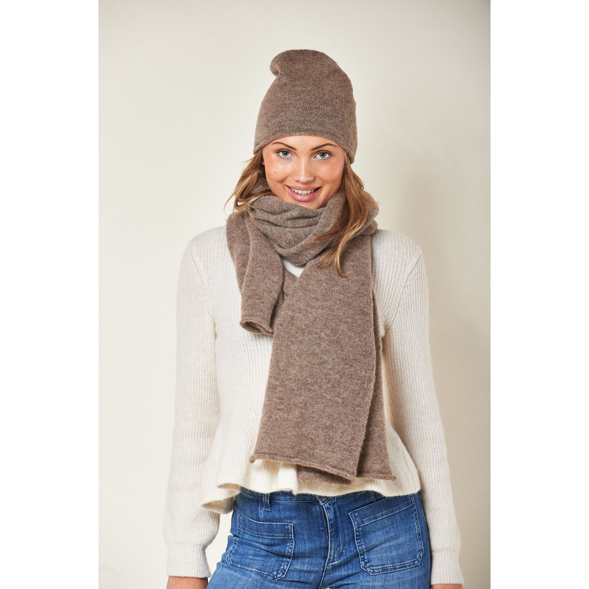 Goya Scarf