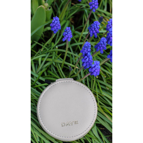 Day Touch Jewelry Zip Round