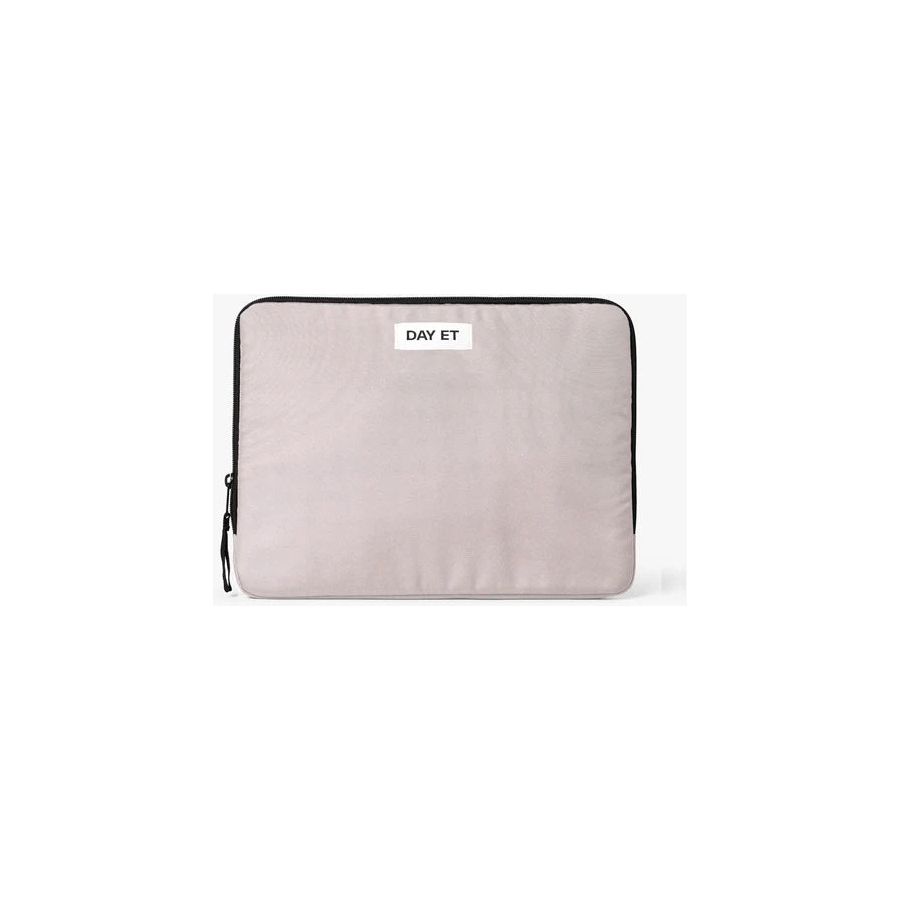 Gweneth RE-S Folder 13