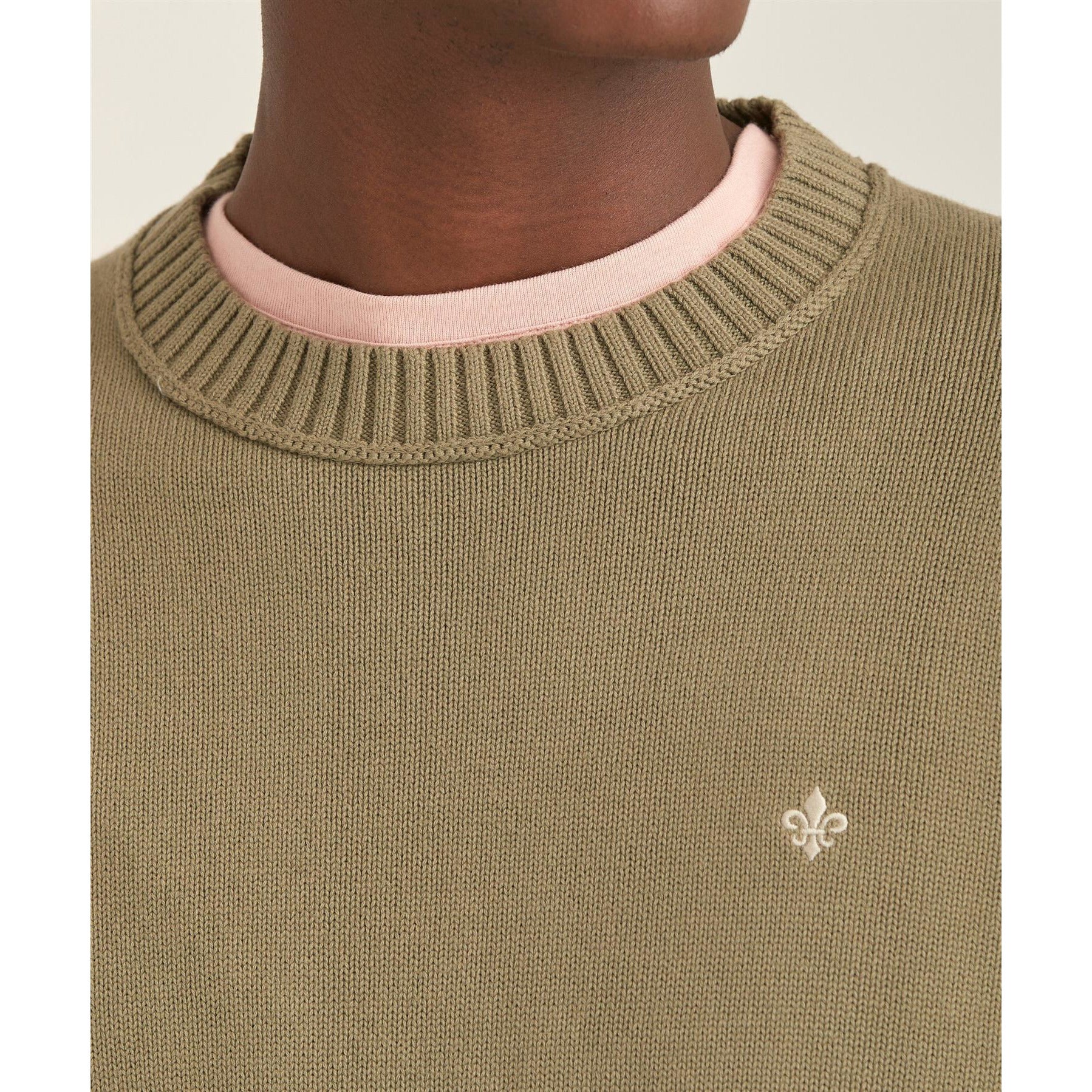 Corby O-neck
