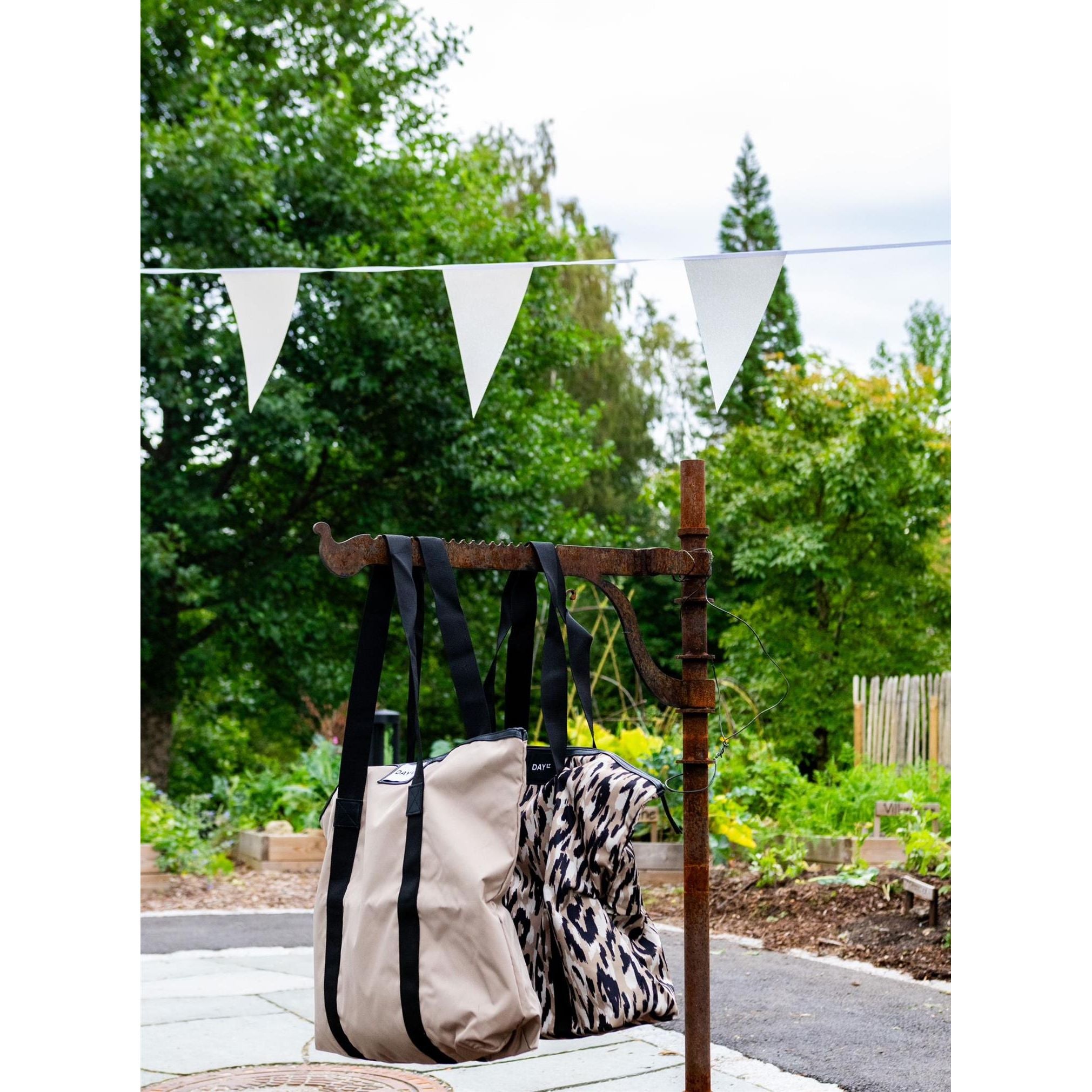 Day Gweneth RE-P Script Bag