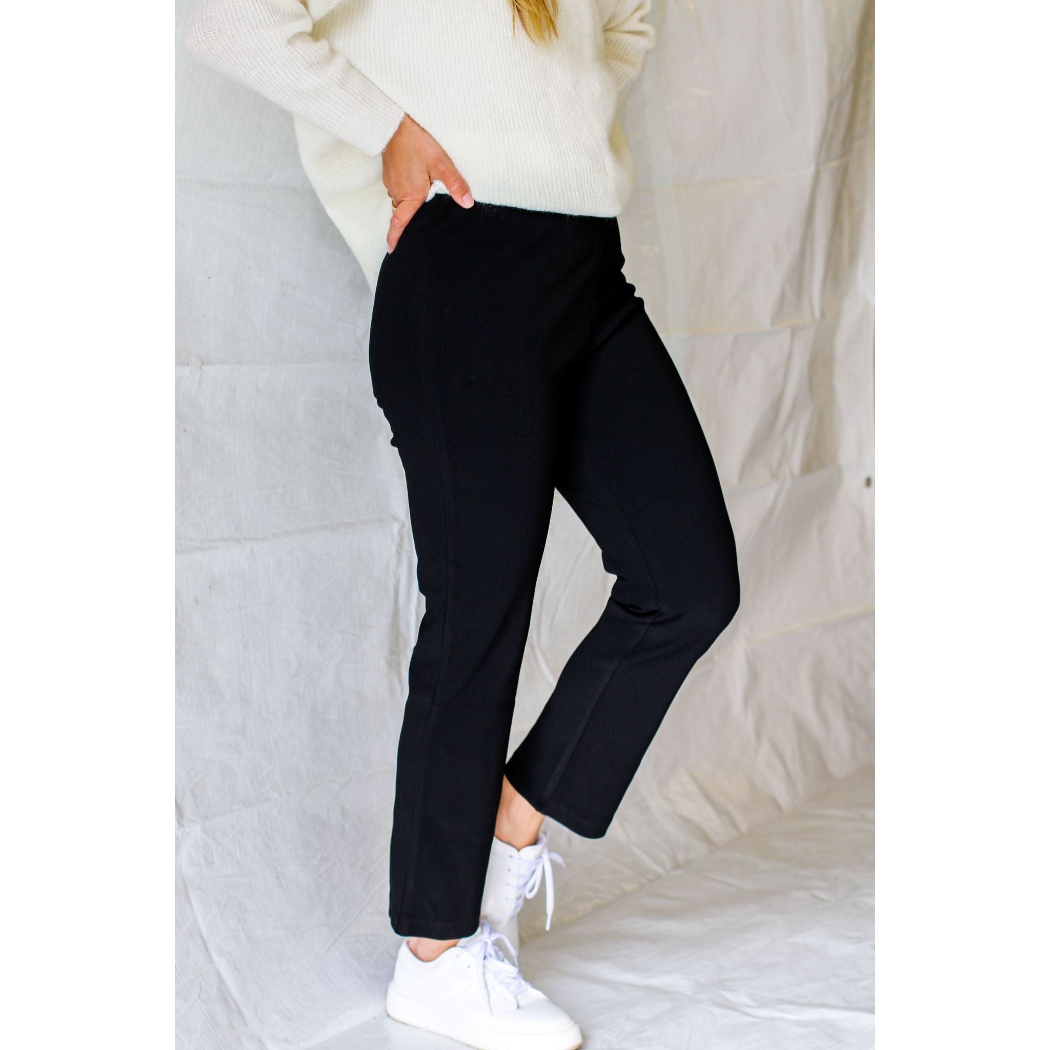 Vilea Cropped Trouser