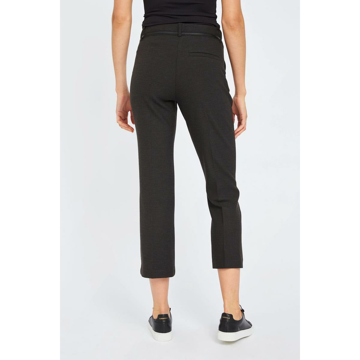 Clara 548 Crop Focal