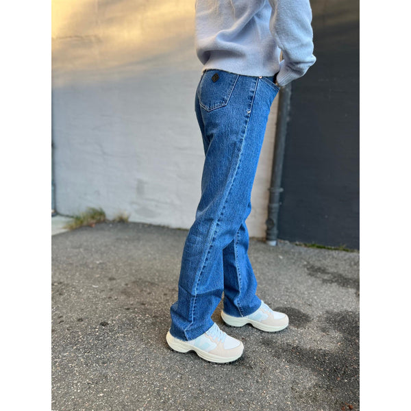 A 99 Low Straight Cecilia Organic
