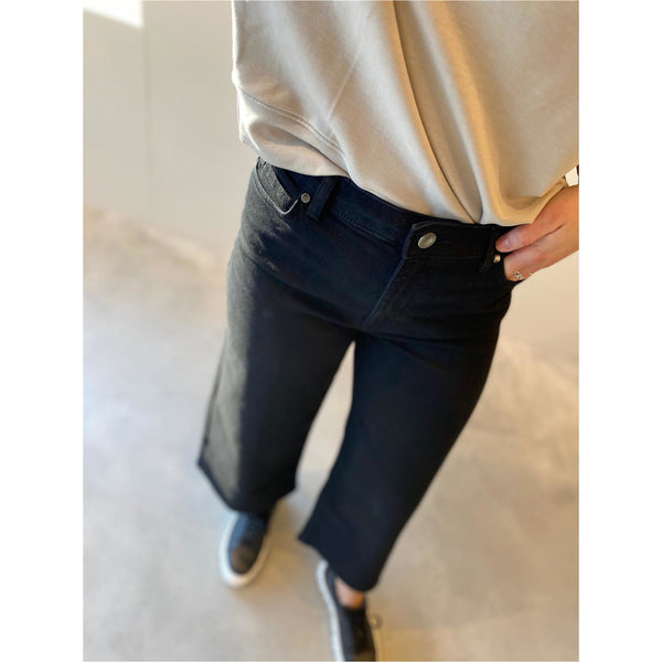 Abby Crop 241