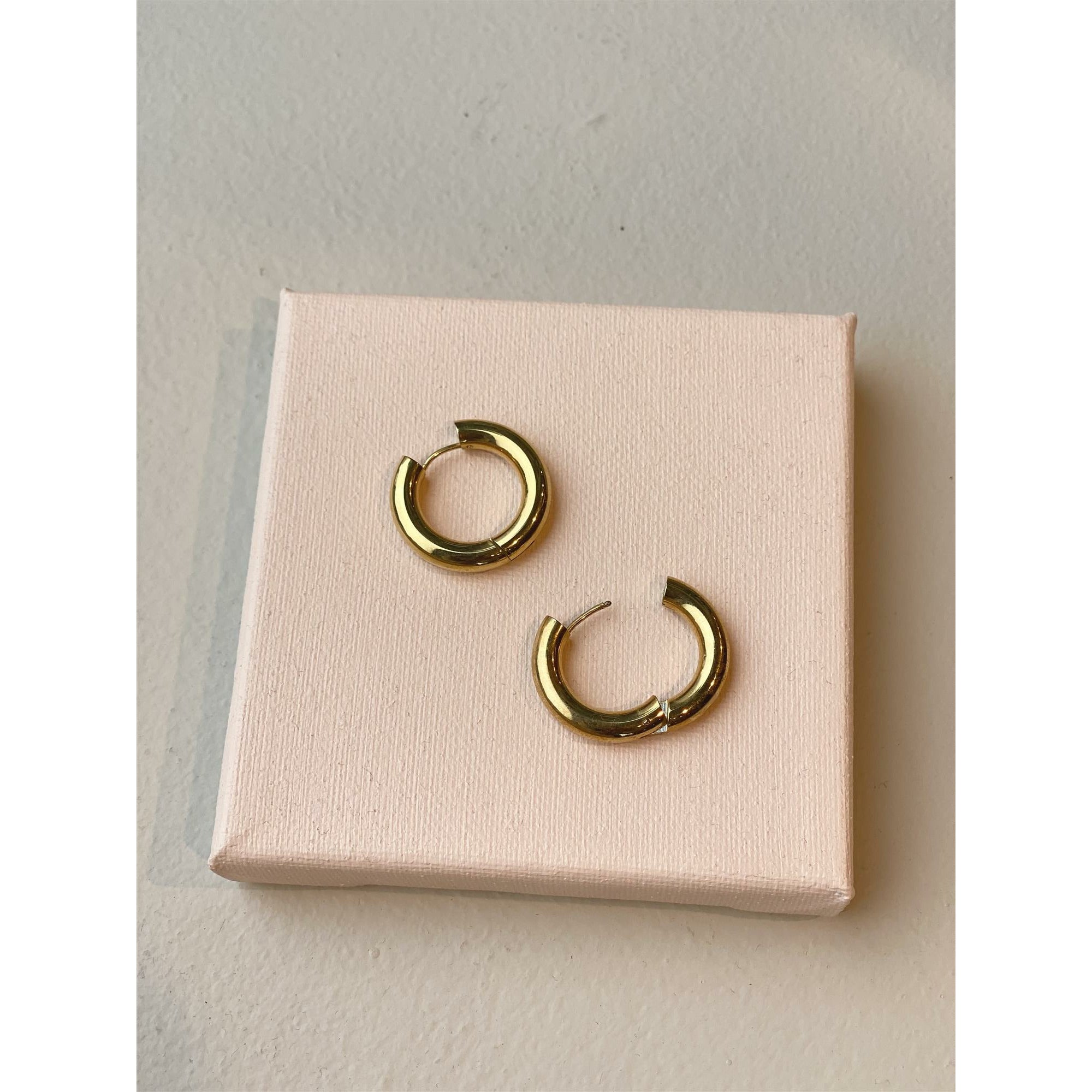 Emma big hoops