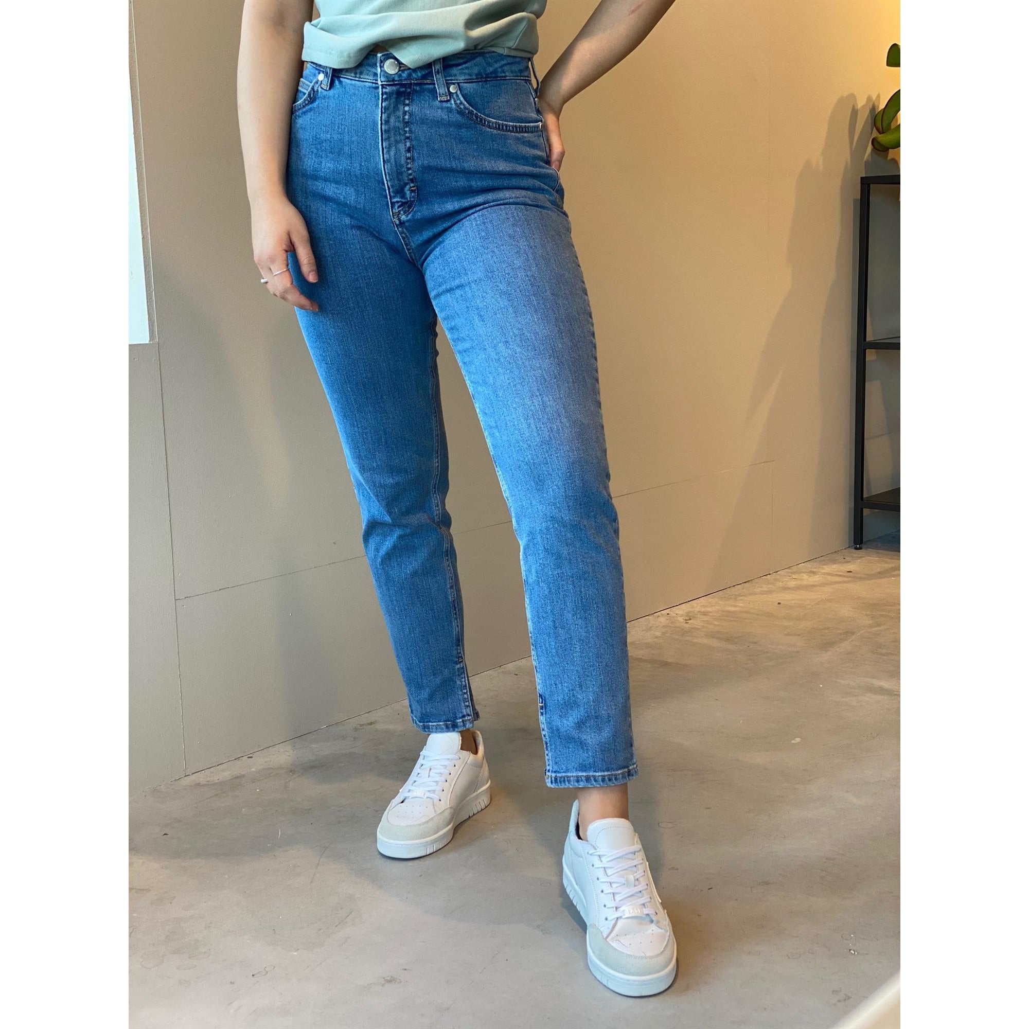 Katelyn Ankle Split 241