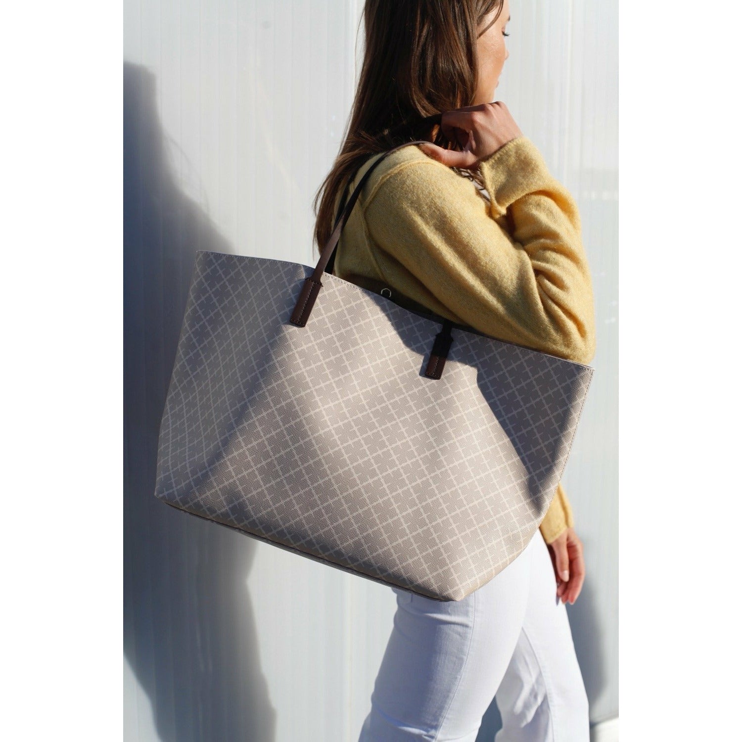 Abi Tote