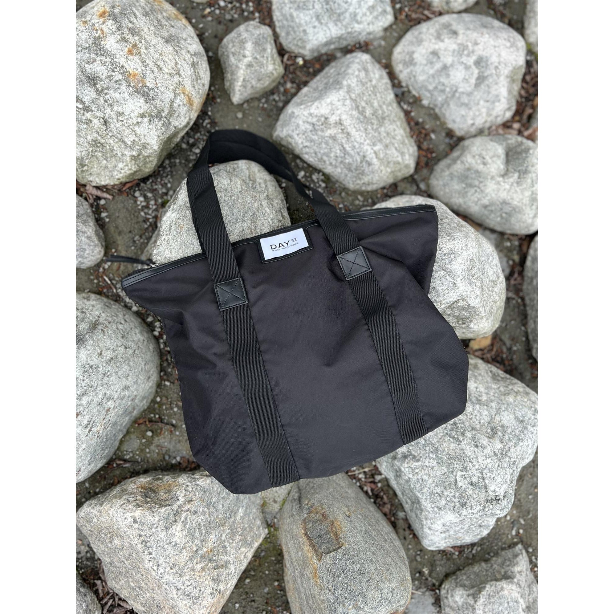 Day Gweneth RE-S Bag M (liten)