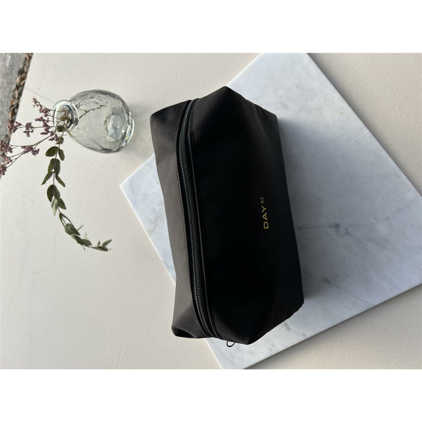 Day GW RE-Noir Beauty