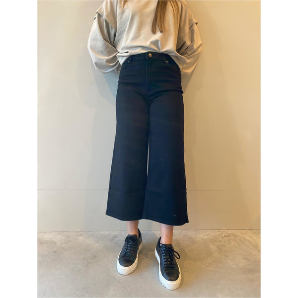 Abby Crop 241