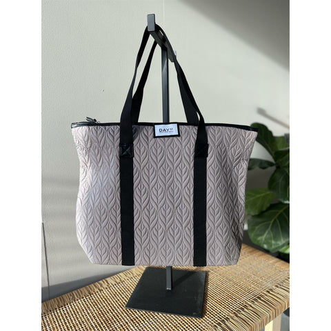 Day GW RE-Q Petal Bag