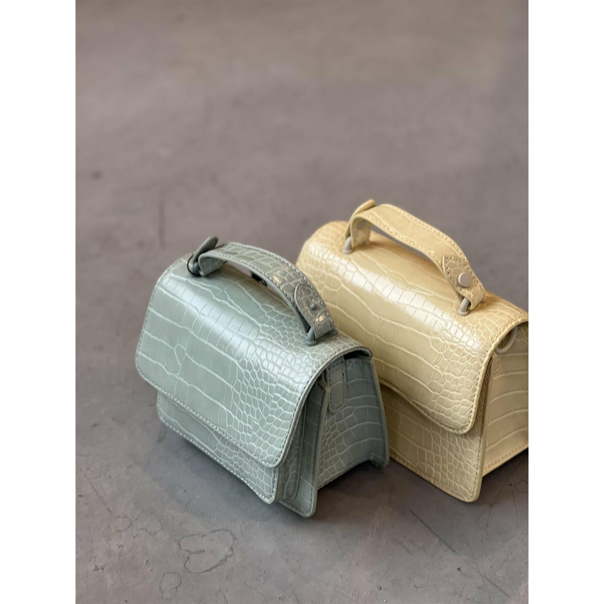 Renei Matte Trace