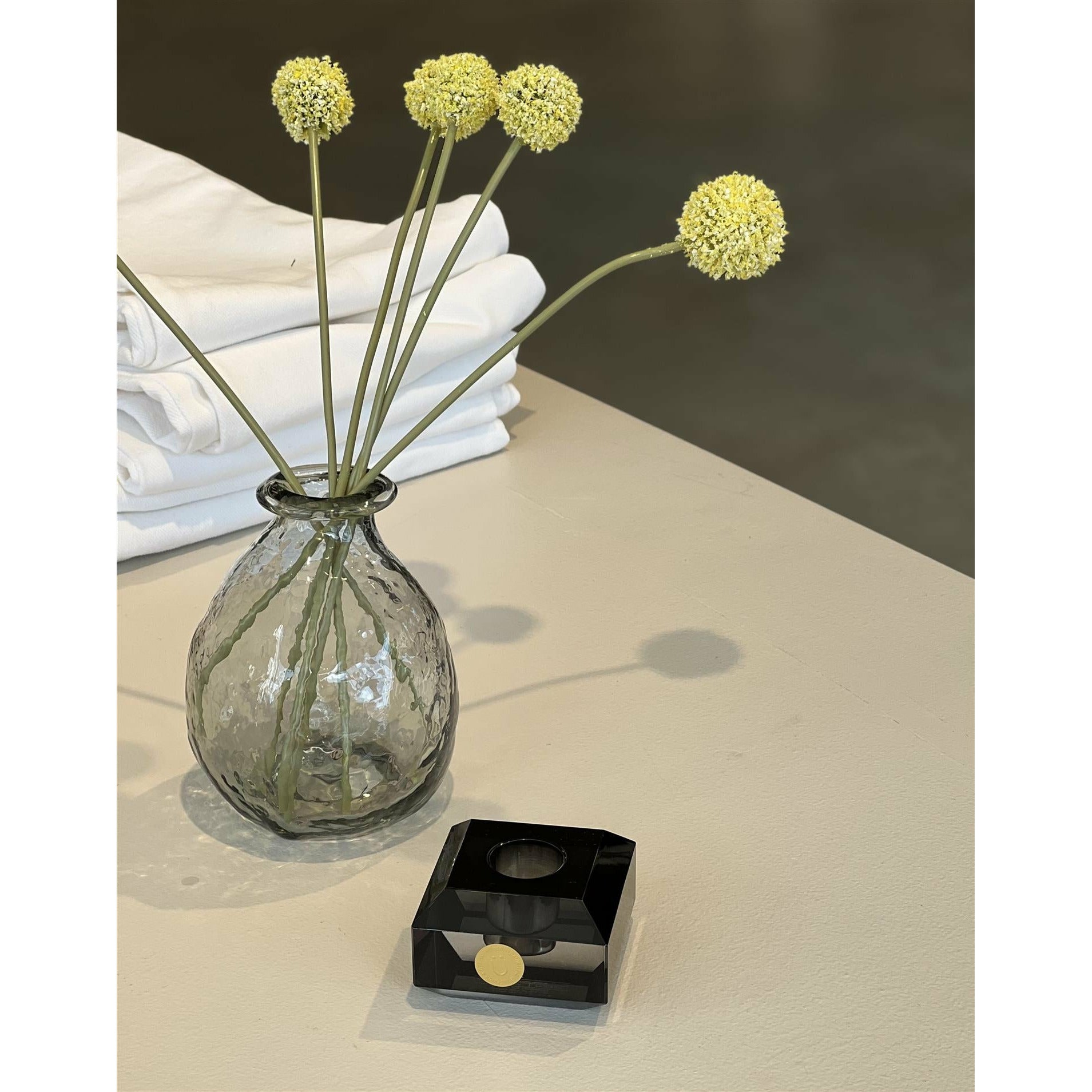 Lysestake, Black