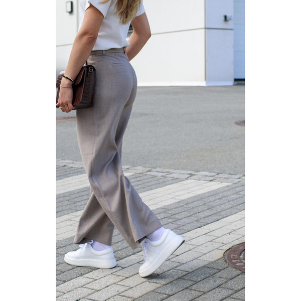 Dena Ankle 085