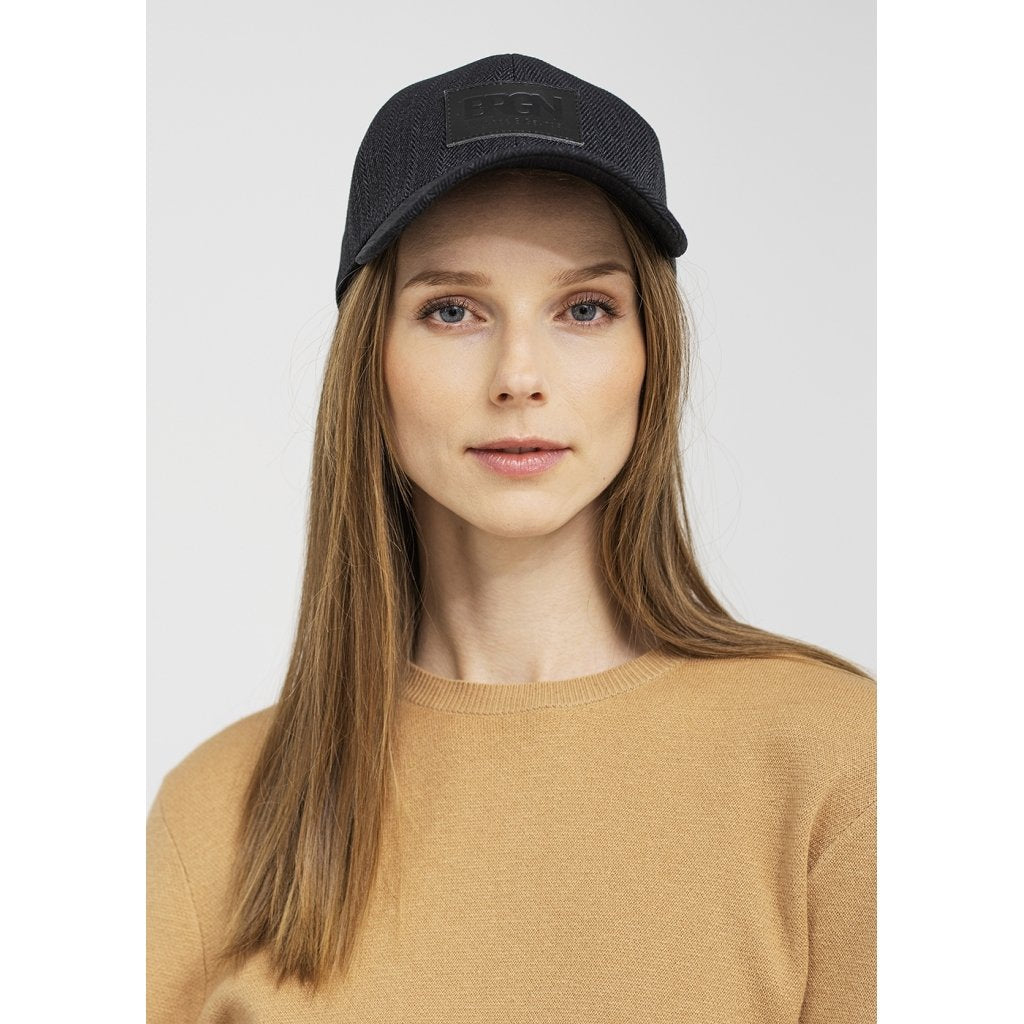 Solregn Caps Black Tweed