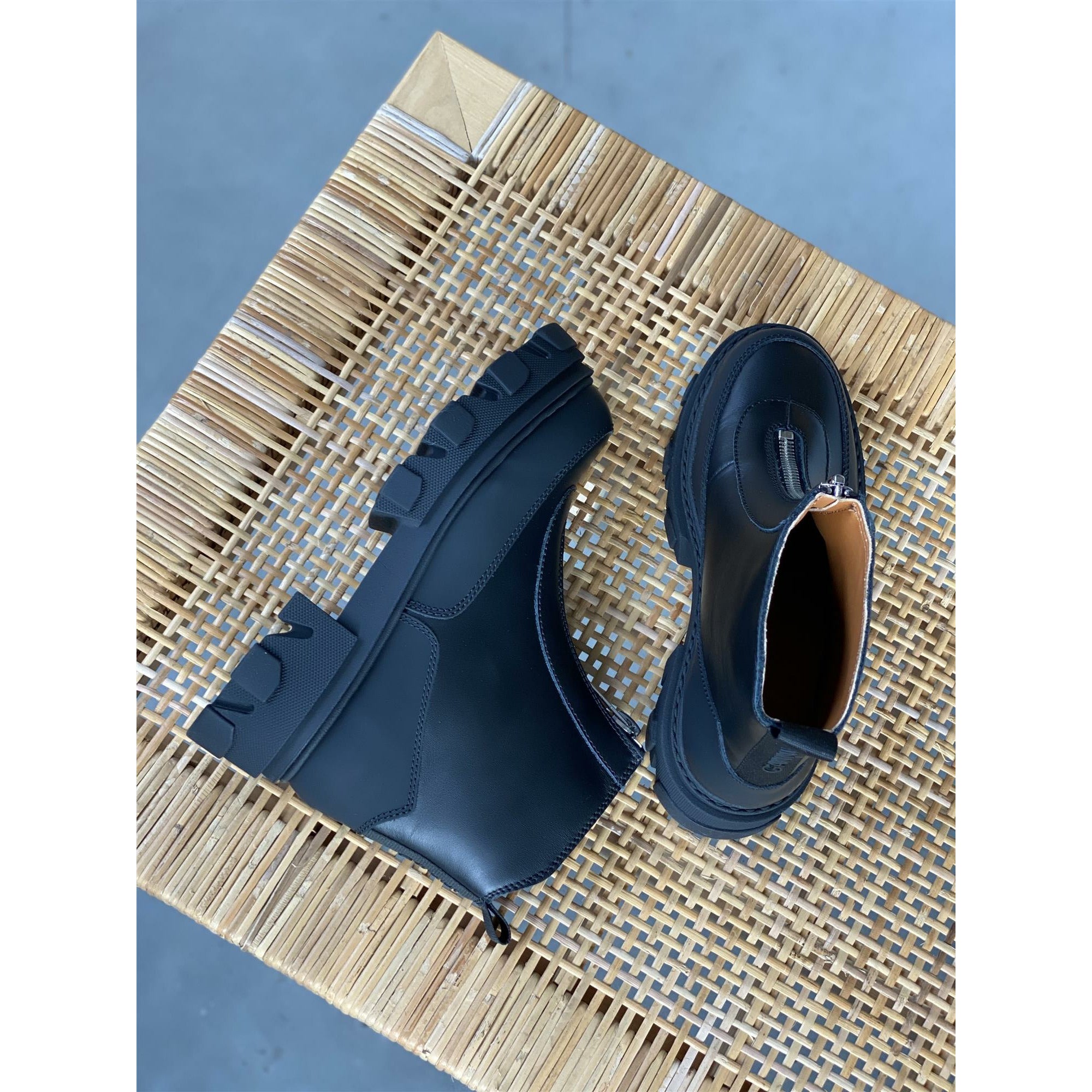 Zipper Boot