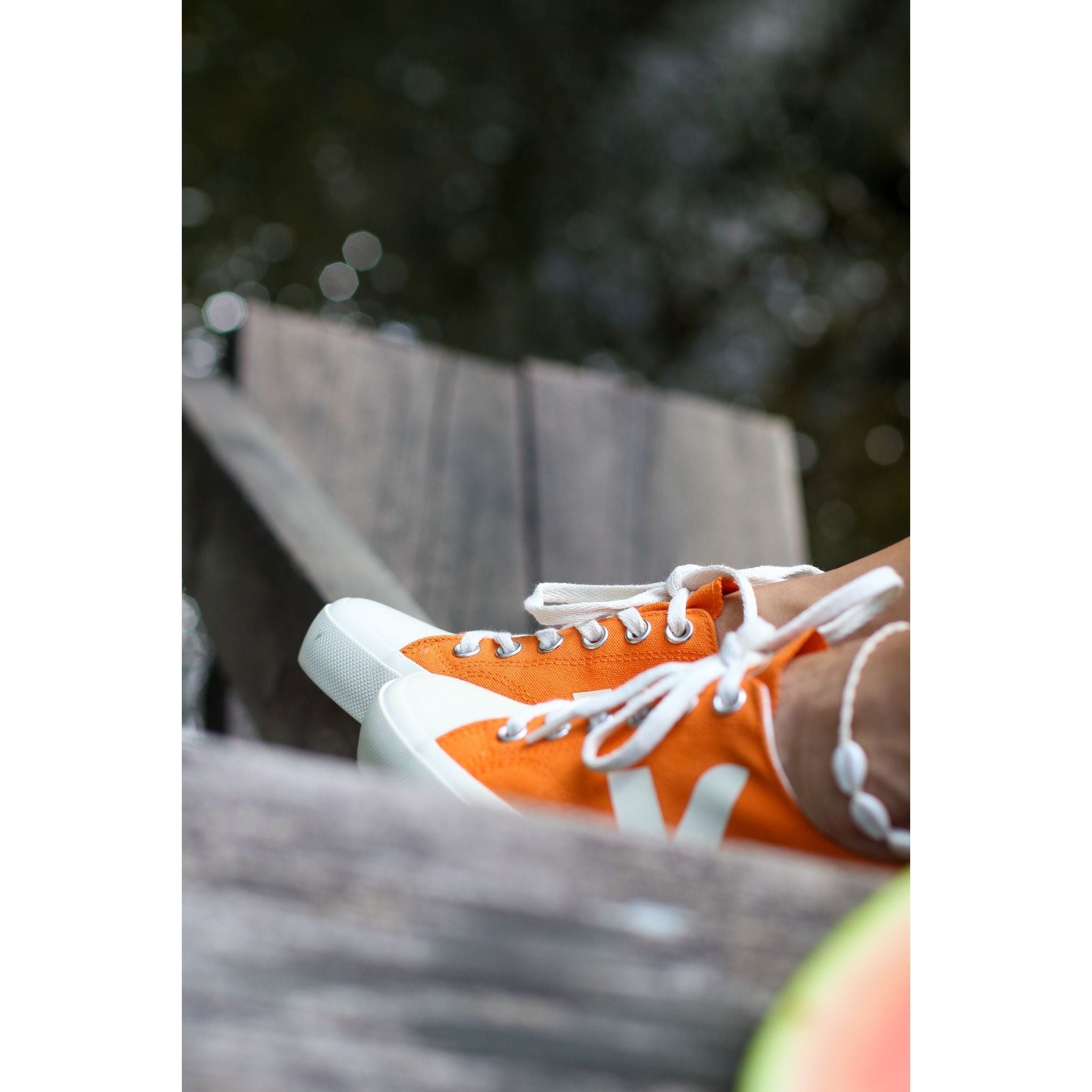 Wata Low Canvas