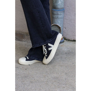 Wata Low Canvas