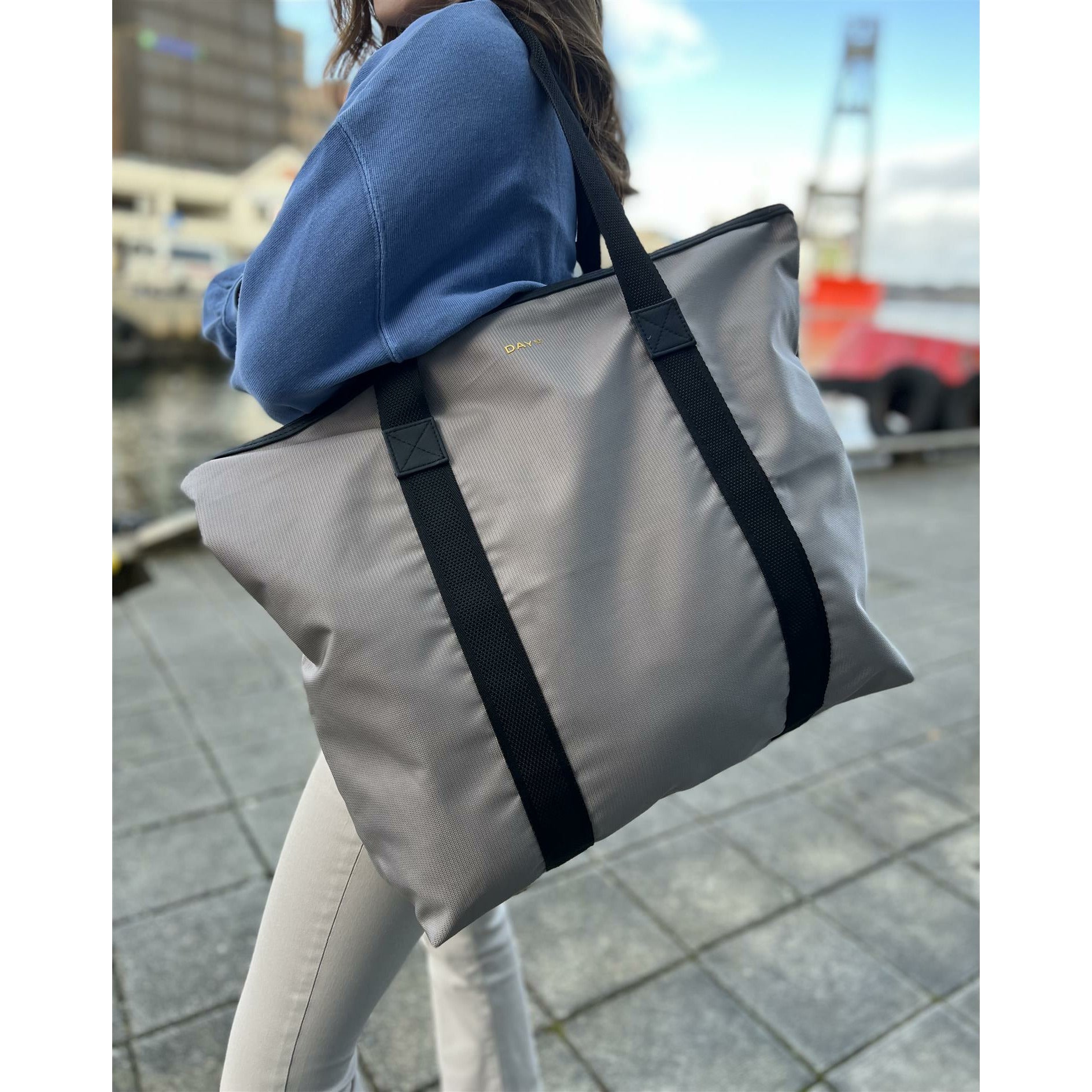 Day GW RE-Noir Bag