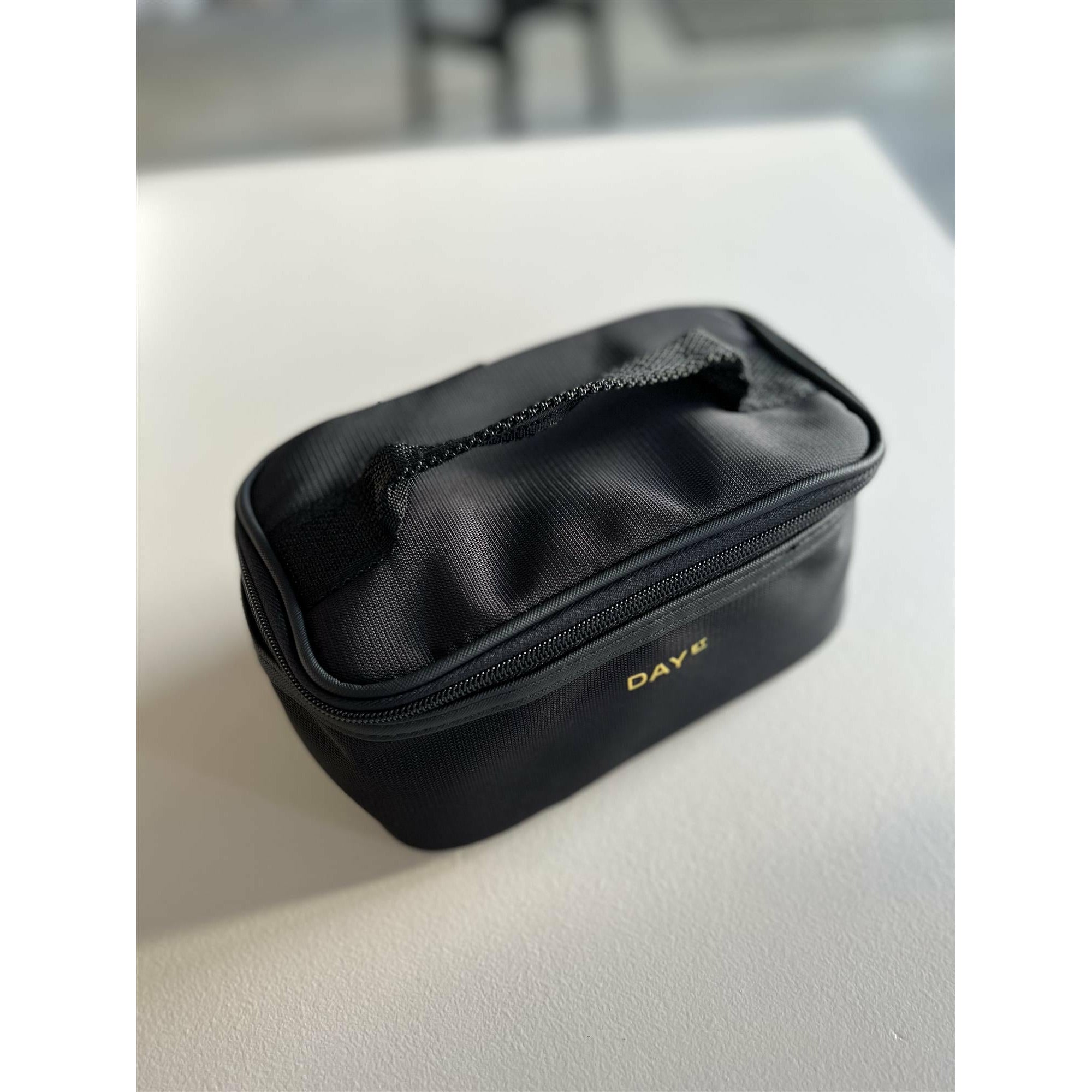 Day GW RE-Noir Cosmetic