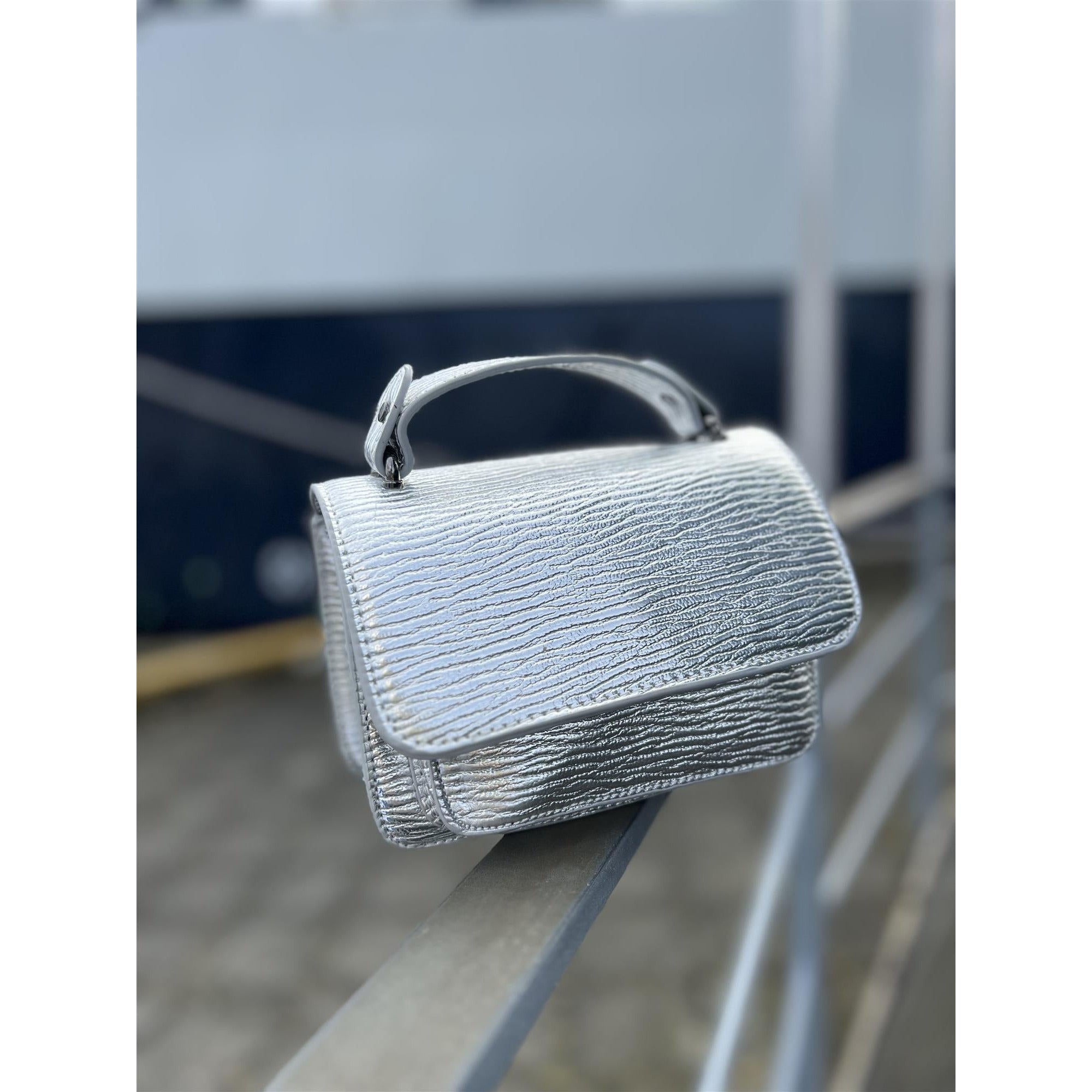 Renei Metallic Motion