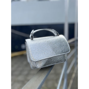 Renei Metallic Motion